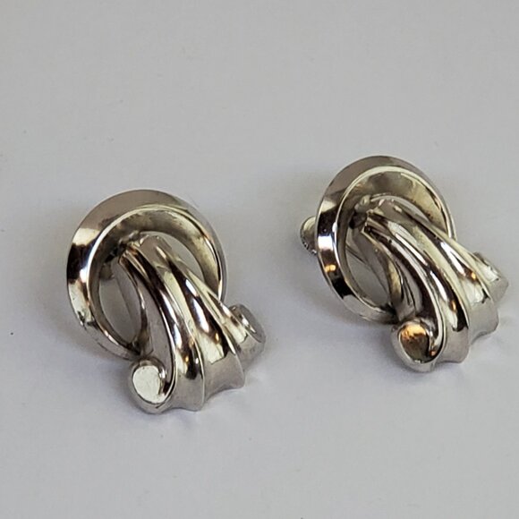 Unique Vintage Coro Silver Tone Door Knocker Screw Back Earrings - Picture 4 of 9